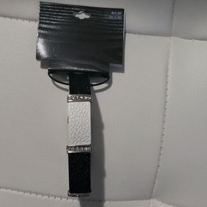 🍎3/$20 Black and white  bracelet